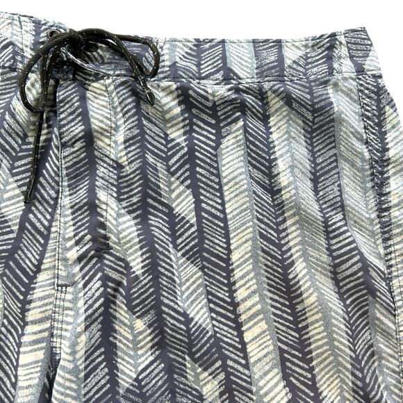 Outerknown Kelly Slater Surf Board Shorts Mens 34 Blue Chevron Athleisure Swim - Picture 3 of 12